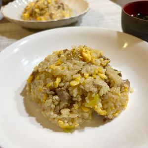 ぴよぴよの作ってみた!投稿(【ねぎ塩豚カルビ炒飯】食材3つ☆男子が喜ぶ!)
