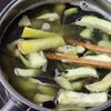 夏野菜を食べる♪茄子とじゃがいもの味噌汁の工程1