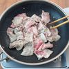 食材2つで簡単♪家族も大満足【豚バラと白菜のスタミナ中華煮】の工程2