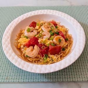 𝔂𝓾𝓶𝓲🍓の作ってみた!投稿(【えびとトマトの皿うどん】酸辣湯風！食材3つでやみつき！)