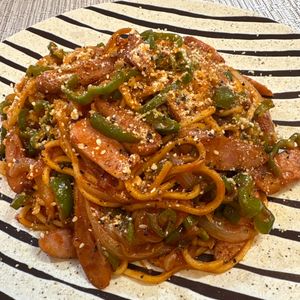 楽ラク手抜キッチン🐶🐾の作ってみた!投稿(【焼きナポリタン】ゆでずに簡単！パパッとランチに◎)
