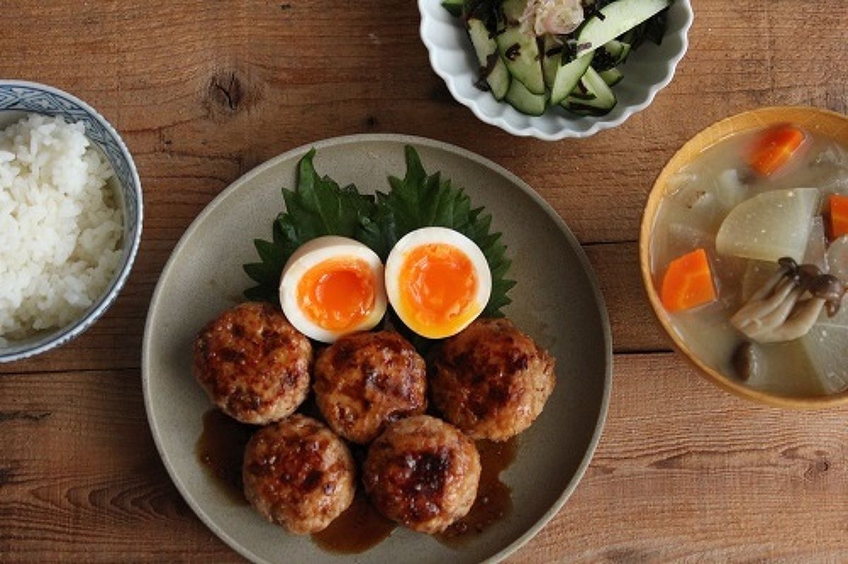 お月見にも♪甘辛にんにく鶏つくね | レシピサイトNadia
