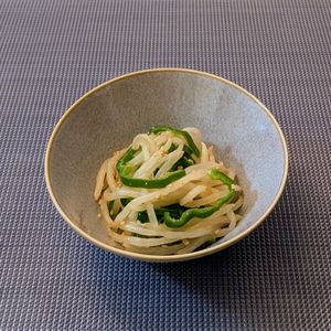 𝔂𝓾𝓶𝓲🍓の作ってみた!投稿(【もやしとピーマンのナムル】レンジで完結！やみつき)