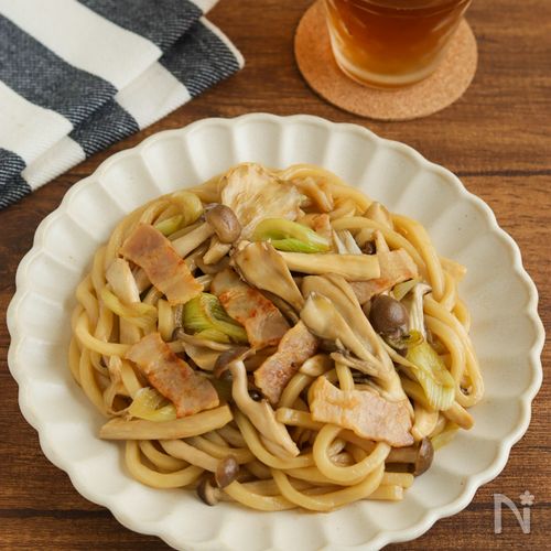 10分で完成！3種きのこの焼きうどん
