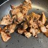 絶品!塩とごま油で食べる『焼きレバー』の工程2