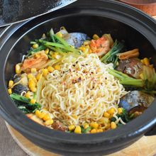 サバ缶とコーン缶の簡単安ウマ!!キムチチゲ鍋