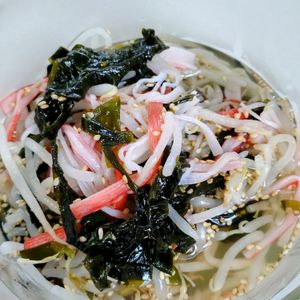 ゆみの作ってみた!投稿([カニカマ入りわかめの酢の物]食物繊維たっぷりでヘルシー♪)