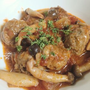 ゆみの作ってみた!投稿(ふわふわミートボールのトマトチーズ煮)