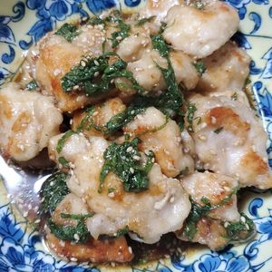 週一だけは頑張ります💦の作ってみた!投稿(この柔らかさ衝撃的♪鶏むね肉de大葉タレの油淋鶏)