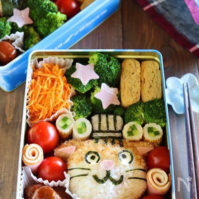 ツナマヨおかかおにぎり【にゃでぃあキャラ弁】