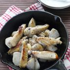 カリッとホクホク！里芋と手羽中のスキレット