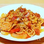 残ったトマトソースでジューシーナポリタン