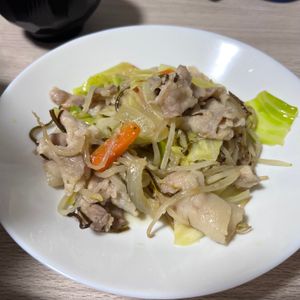 ぴぃちゃんの作ってみた!投稿(【塩こんぶで肉野菜炒め】パパッと栄養満点！うま味たっぷり)