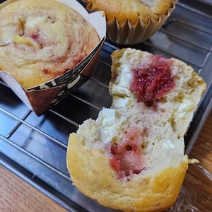 1528784の作ってみた!投稿(いちごとクリームチーズの米粉マフィン（グルテンフリー）)