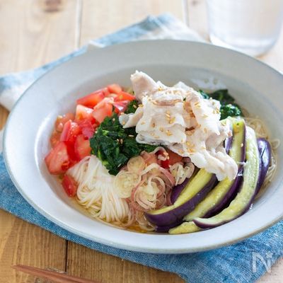レンジ蒸しなすと豚しゃぶのモロヘイヤそうめん