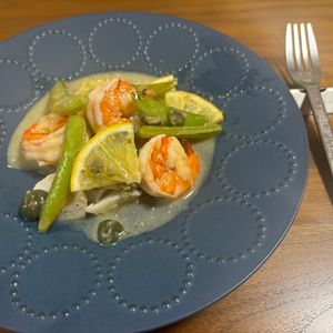 こむぎの作ってみた!投稿(ビストロ級！魚介のレモンバターソテー)