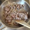 ネギたっぷり【ネギ塩豚丼】油の吸収を抑える食べ方も指南♪の工程2