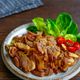 豚ブロック肉を切って！食べ応え抜群スタミナ炒め