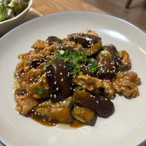 単身赴任おじさんの作ってみた!投稿(豚こまとくたくたナス玉ねぎのとろみ中華だれ炒め)