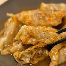 冷凍餃子で簡単に！甘酢あんかけ焼き餃子！