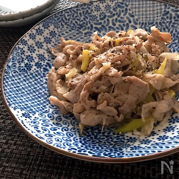 簡単・お手軽・節約・スピードメニュー♡豚こまのねぎ旨塩炒め