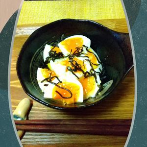 チョロリスの作ってみた!投稿(【無限半熟たまご】ごま油と塩昆布で簡単おつまみ！)