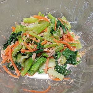 鶏皮坊主の作ってみた!投稿(子どもがバクバク食べる◎【小松菜とツナのみそマヨごまあえ】)