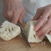 【うま味絶品！！】ほろほろカリフラワーとウインナーのスープの工程1