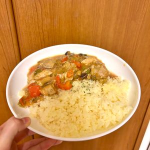ケの作ってみた!投稿(ストウブで作る無水カレー♪『なすとパプリカのチキンカレー』)
