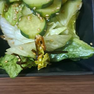 ミナの作ってみた!投稿(【レタスときゅうりの塩こんぶ和え】定番野菜で和の副菜♡)