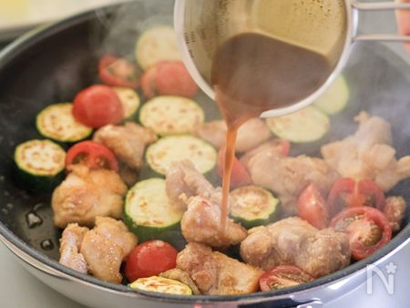 鶏ズッキーニのトマトカレー炒めのポイント