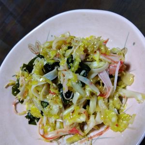1402403の作ってみた!投稿(5分で完成！【キャベツとわかめの中華風サラダ】胡麻油香る♩)