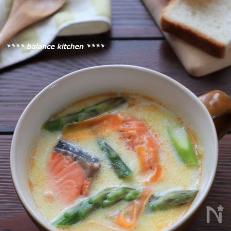 塩鮭で簡単 アスパラと鮭の豆乳スープ By 河埜 玲子 レシピサイト Nadia ナディア プロの料理家のおいしいレシピ 塩鮭で簡単 アスパラと鮭の豆乳スープ By 河埜 玲子 レシピサイト Nadia ナディア プロの料理家のおいしいレシピ