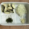味噌のコクが決め手！鶏ひき肉と焼き茄子のトマトパスタ🍅の下準備