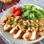 最強のタレで食べる♪しっとり蒸し焼き鶏の香味だれ