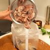 イカのうま辛コチュ炒めの工程1