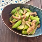 パパッと簡単！《オクラとしめじのやみつきガリバタ醤油炒め》
