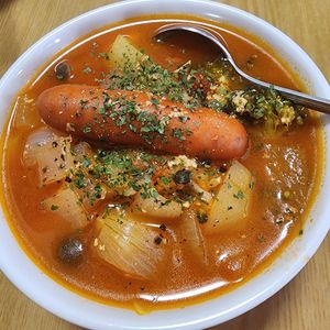 ナムディの作ってみた!投稿(簡単【ウィンナーとたっぷり野菜の腸活ヨーグルトトマトスープ】)
