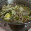 【ほっこり温まる♡】白菜とえのきのとろたまスープの工程1