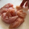春の旬を楽しむ しっとりささみとセリの和え物の下準備