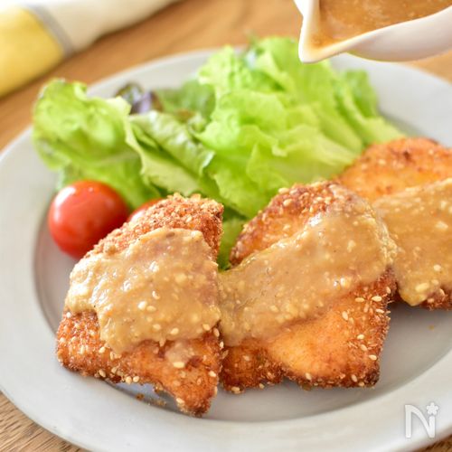 [ごま香る♪鶏むねチキン味噌カツ]液体塩こうじでしっとり