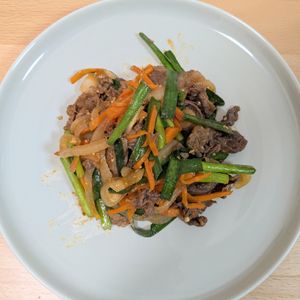 ゆいの作ってみた!投稿(簡単・安うま！ご飯が進む『豚こまプルコギ』)