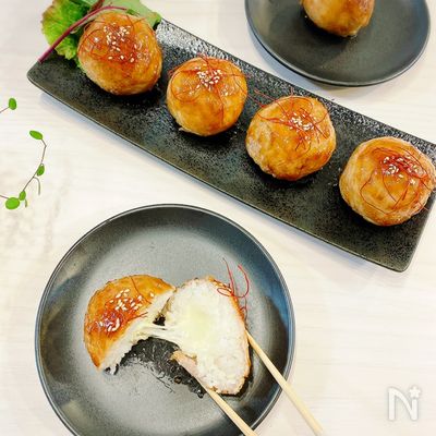 味付けひとつ‼︎【簡単】おいしい♡チーズin肉巻きおにぎり