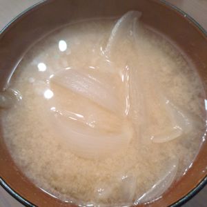たりおの作ってみた!投稿(【玉ねぎの味噌汁】)