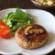 肉なしヘルシ－♪うまみたっぷり！豆腐入しいたけベジバーグ。