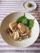 鶏むねとしめじのピリッと柚子こしょう炒め