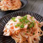 ＼シャキシャキ／レンコンとイカの明太子クリームパスタ