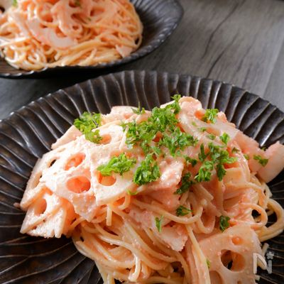 \シャキシャキ/レンコンとイカの明太子クリームパスタ