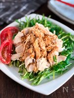 『レンジで簡単♪』蒸し鶏と豆苗の胡麻マヨドレッシングがけ