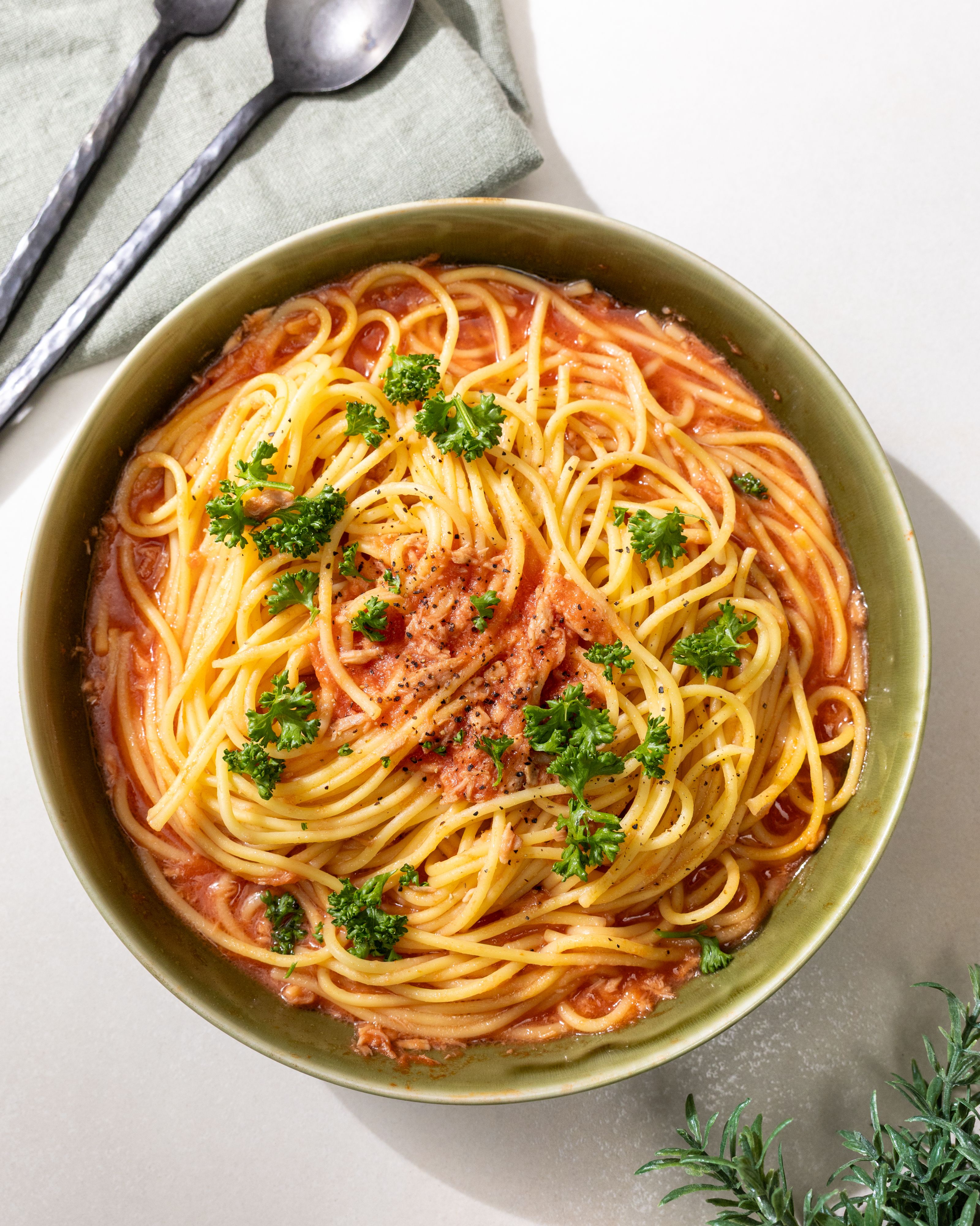 重ねて5分チン］最速！？トマトツナパスタ | レシピサイトNadia